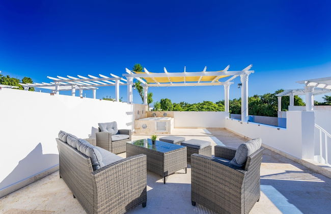 Relaxing 3-bedroom Villa With Pool Rooftop Jacuzzi in a Secluded Setting - Foto 4