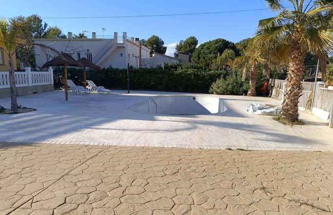 Apartment in Salou with swimming pool and garden - Photo 41