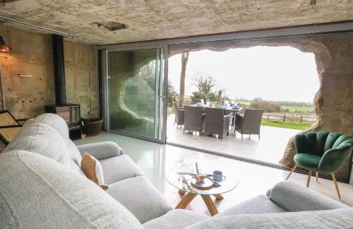 The Transmitter Bunker - Photo 8