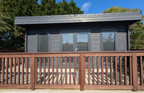 Beautiful Open Plan Lakeside Lodge, Shearsby - Photo 7