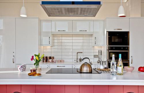 Cheddar Pink, Strawberryfield Park, Cheddar - Photo 14