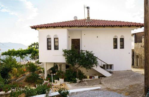 EMPHASIS Traditional House with Jacuzzi & Bicycles - Foto 1