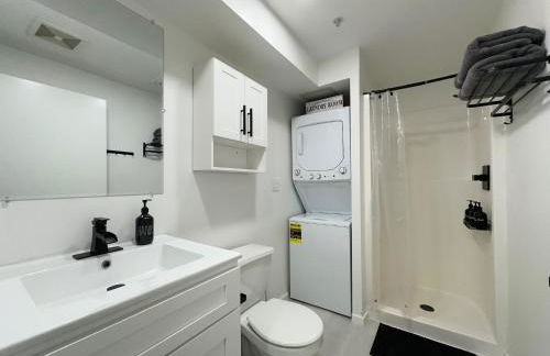 Modern 2Br-2Ba Belltown Condo with Free Garage Parking - Foto 19