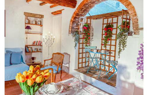 Romantic Tuscan Barn with Pool Views Private Terrace Sleeps 2 to 6, Lamole Greve in Chianti - Foto 12