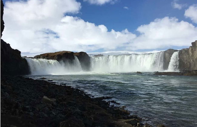 Excursion à la cascade de Godafoss et au lac Mývatn - Photo 2