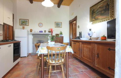 Nice Apartment In Serramezzana With Wifi - Photo 11