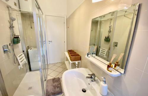 Anna Home Gallarate train station to Milan Malpensa self-check-in - Photo 4