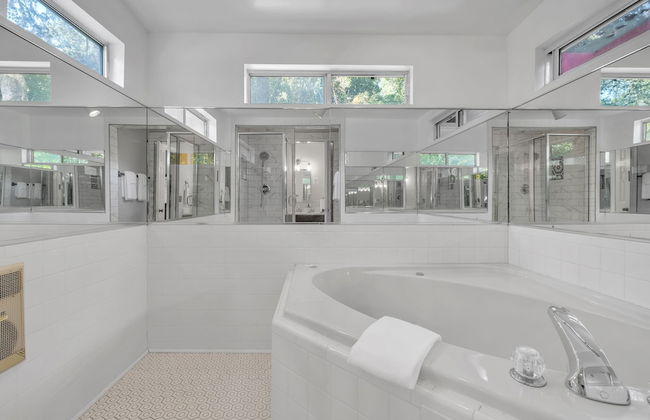 Hudson Manor 4 Bedroom Home by RedAwning - Foto 27