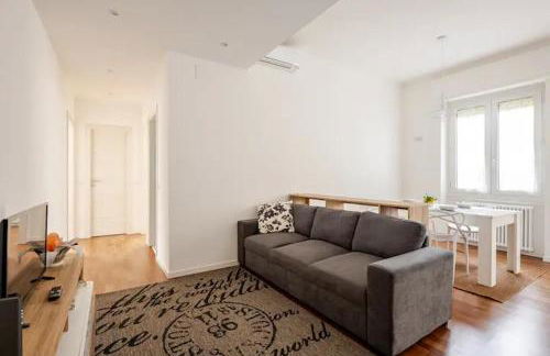 Like at Home - Close to Metro, Stadio San Siro, Duomo with private parking place - Foto 2