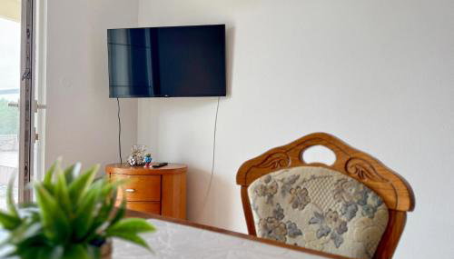 2 Bedroom Amazing Apartment In Labin - Foto 3