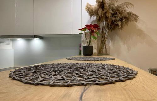 Split apartment - 5 min by car to the beach & city center - free public parking - Foto 16