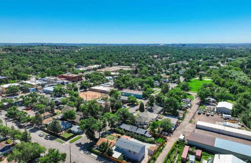 Vermijo Nook Walk to OCC Downtown w Fire Pit - Foto 47