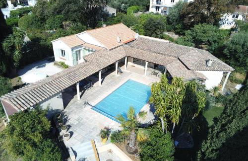 VILLA 4* avec PISCINE dans le bas du village de BORMES les MIMOSAS - Foto 2