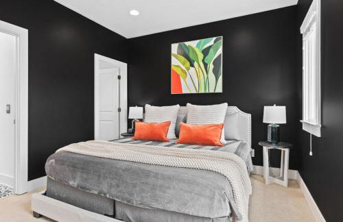 Walk to 12 South and Belmont with Garage FirePit and Patio - Foto 29