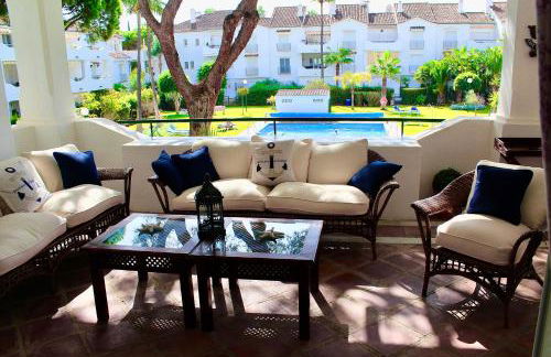 Apartment in El Presidente Beach Side New Golden Mile - Photo 1