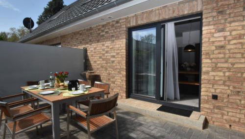 Rustic Retreat with Fireplace - Foto 5