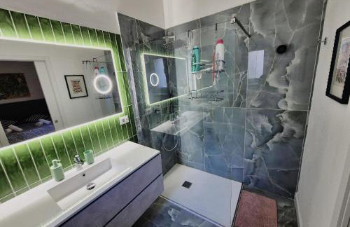 Colosseum Apartment, 3 bedrooms, 3 baths, large living room with a sofa bed, the apartment can accommodate 8 people - Foto 9