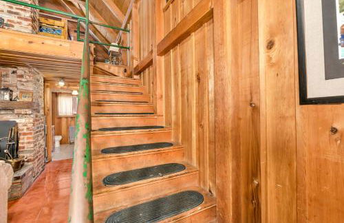 Rustic Knotty Pine - Minutes to the Water! - Photo 30