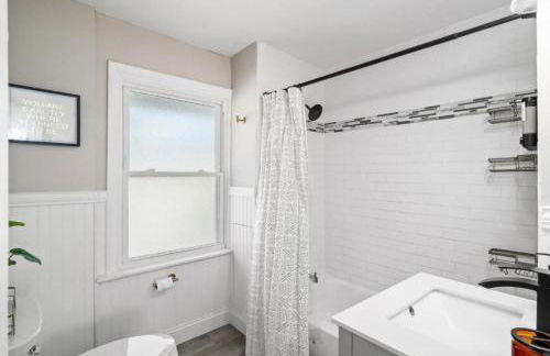 Spacious 4 Bedroom Sleeps 10 with Sauna and Hot Tub - Foto 16