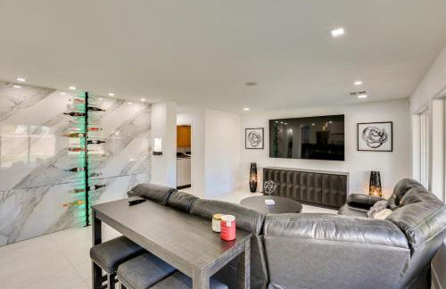 7 Mi to State Farm Stadium Family Home with Pool - Foto 10