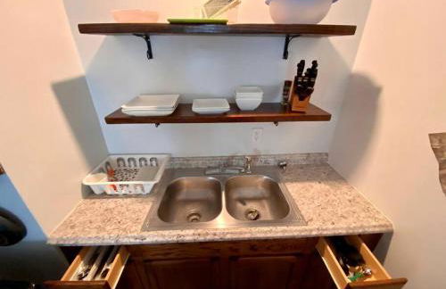 Serene and Modern 5 Location, Queen Bed, Parking - Foto 24