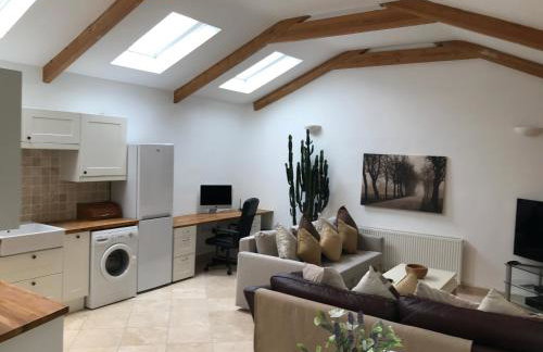 The Coach House - Photo 2