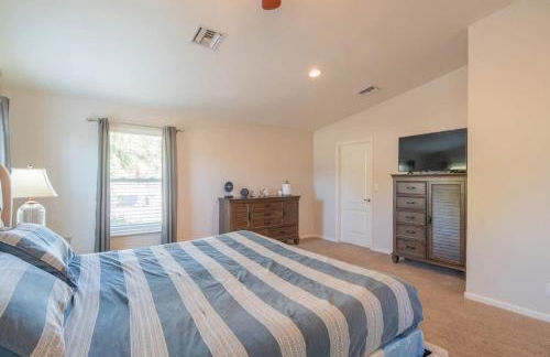 Cave Creek- Basketball Putt Putt Pool & Games - Foto 34