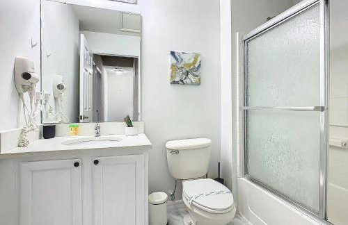 Cozy Townhouse with Private Pool in Kissimmee - Photo 9