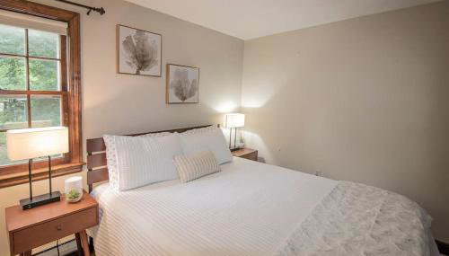 Master Bedroom with bath in a beautiful home - Foto 3