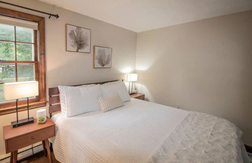 Master Bedroom with bath in a beautiful home - Foto 3