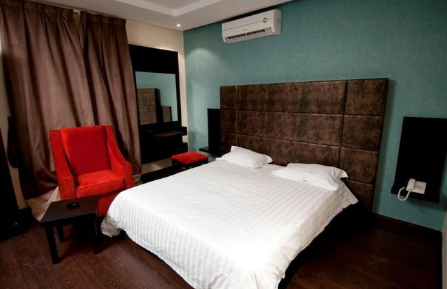 Riyadh Dior - Foto 6