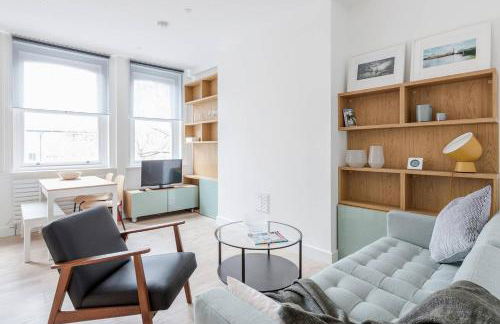 Live like a Londoner by TOWER BRIDGE - Photo 1