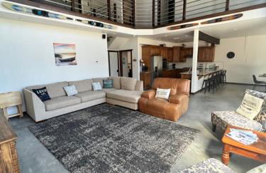 Lakefront-Private Dock-Lakeview-Sleeps 22 plus - Foto 26