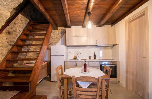 Hercules Traditional Houses - Photo 44