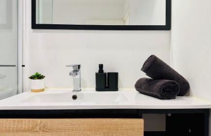 La Parenthèse Moderne - Parking - Wifi - Foto 15