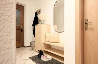 Stadtnestl Apartment Sterzing - Alpines Hideaway mit Kamin & Garten - Foto 24