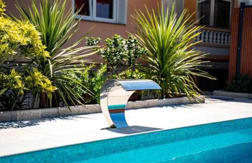 Apartments Foric Rab with Heated Pool, Sauna & Gym - Photo 31