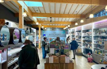 Hazel Hobbit Pod at Cowbridge Cabins - Photo 20