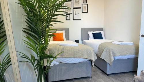 Now Screening…Large Movie Place 60 Inch TV (Sleep 11) - Foto 4