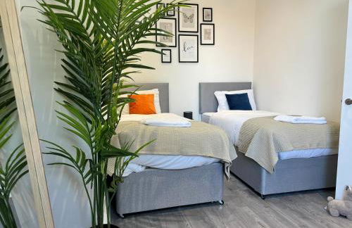 Now Screening…Large Movie Place 60 Inch TV (Sleep 11) - Photo 4