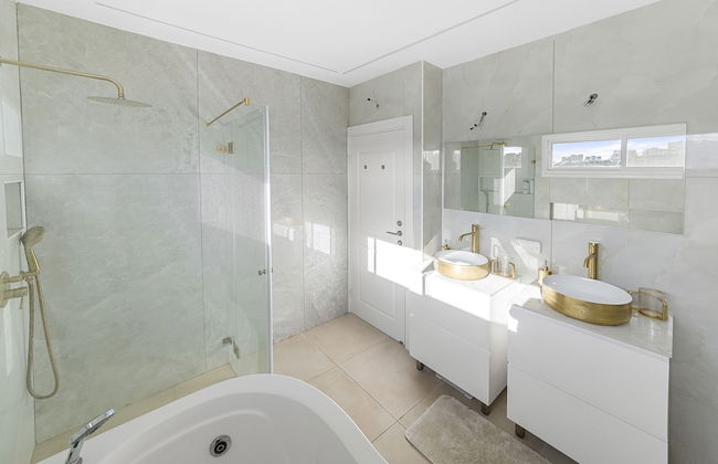 Chateau Gabriel 6 BR Villa w Heated Pool - Foto 29