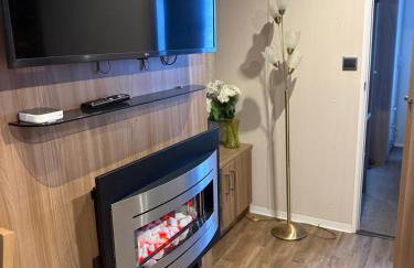 Serenity 2 and Serenity 1 Central lounge sleeps 6 3 bedrooms with 2 bathroom - Foto 9