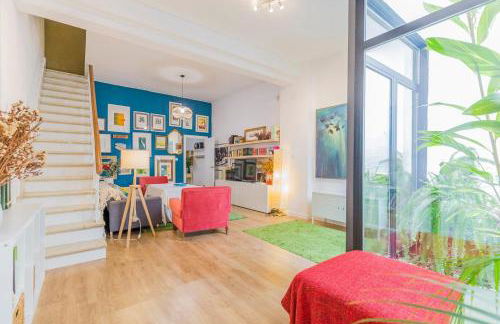 Tu estancia perfecta en Sevilla - Foto 1