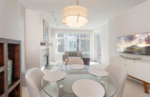 Waterfront Spacious 1BR, Den Walk to Pike Place - Photo 18