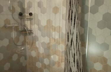 le 2 bers duplex moderne 90 m2 salle de bains rénové et linge inclu - Foto 2