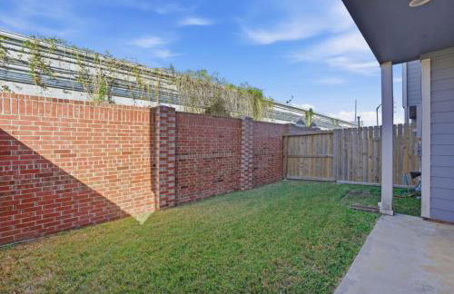 O18A Spacious 3BR Sleeps 10 Two Living Areas Houston - Foto 18