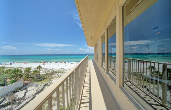 Cozy Condominium with Astonishing View from Spacious Balcony - Unit 0401 by RedAwning - Foto 31