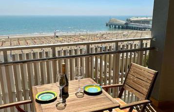 Appartamento fronte mare con terrazzo e parcheggio privato - Foto 1