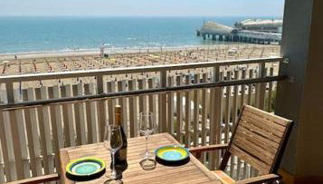 Appartamento fronte mare con terrazzo e parcheggio privato - Foto 1