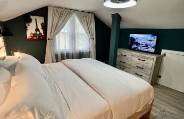 Calm 4BR-3BA 10 min DT Airport by LSP Homes - Foto 24